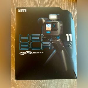 L- GoPro HERO11 Black Creator Edition - Fully Equipped. Brand NEW